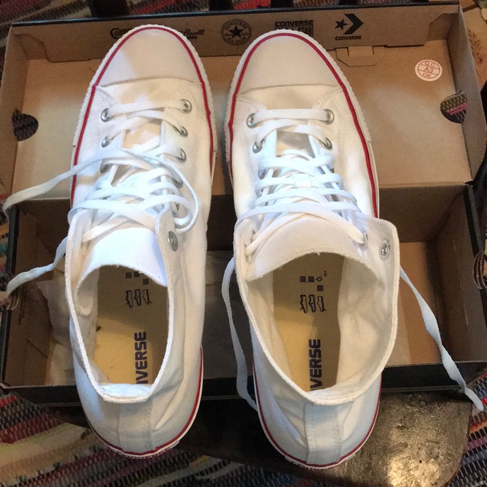 Converse Chuck Taylor - Nearly Brand New -White 13